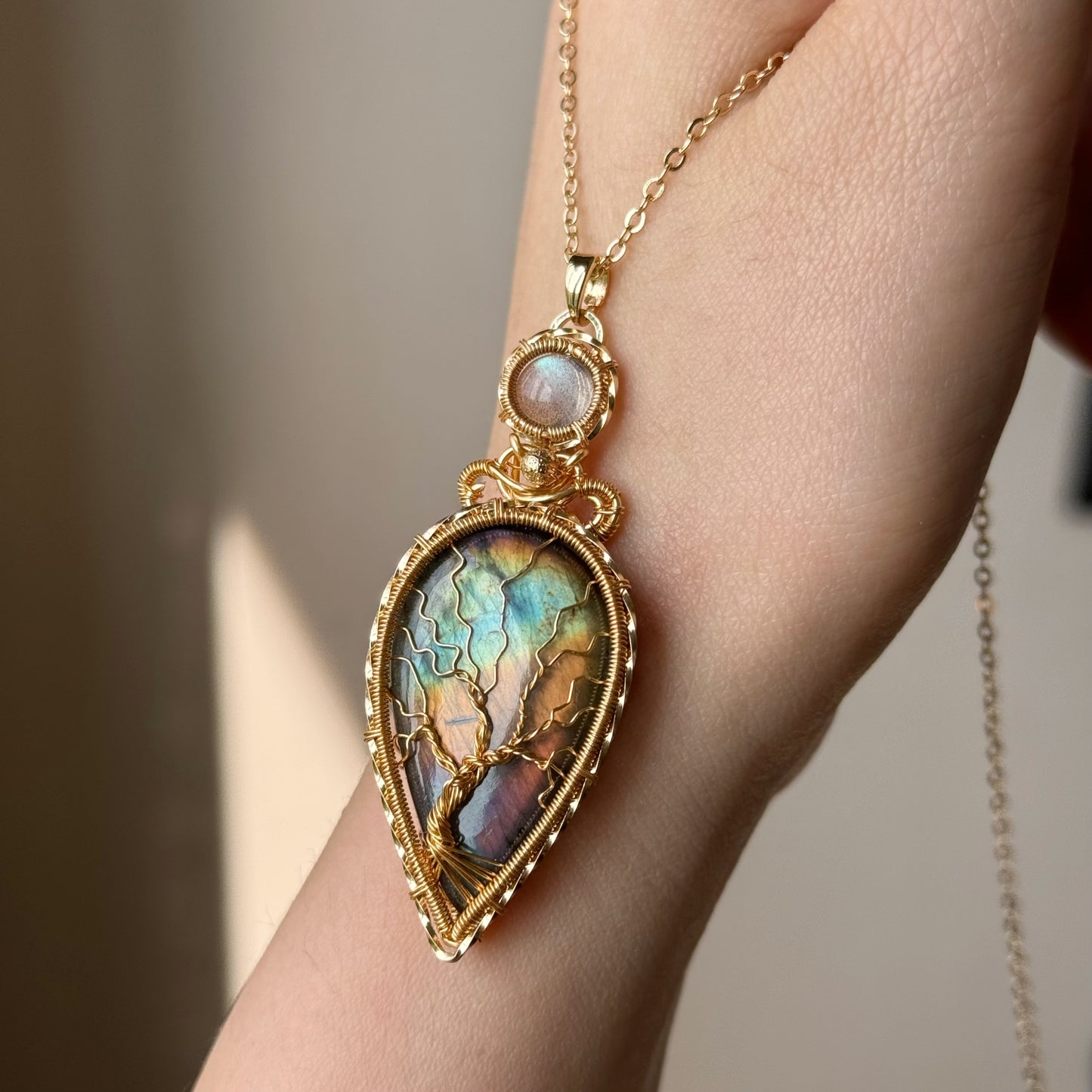「Tree of life」Handmade Rainbow Labradorite Necklace - Wire Wrapped Jewelry