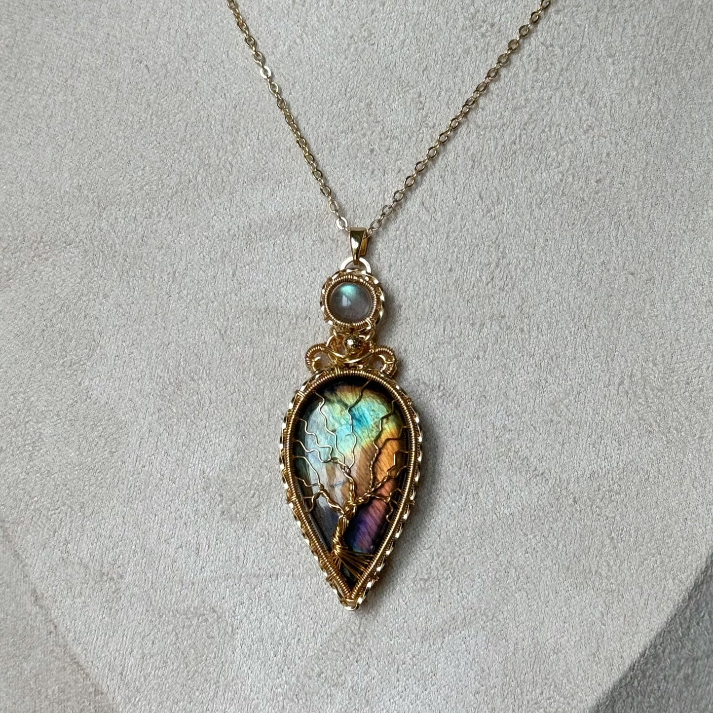「Tree of life」Handmade Rainbow Labradorite Necklace - Wire Wrapped Jewelry