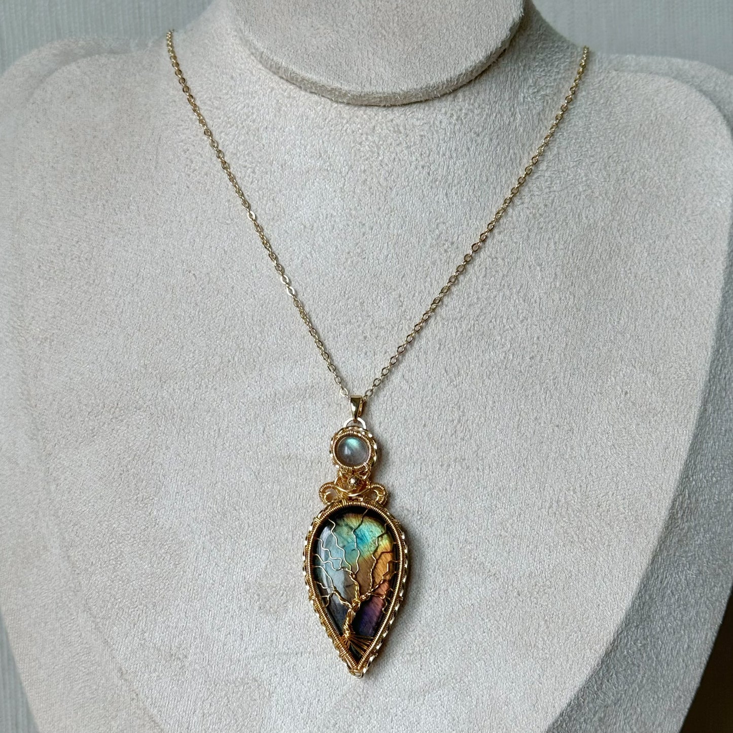 「Tree of life」Handmade Rainbow Labradorite Necklace - Wire Wrapped Jewelry