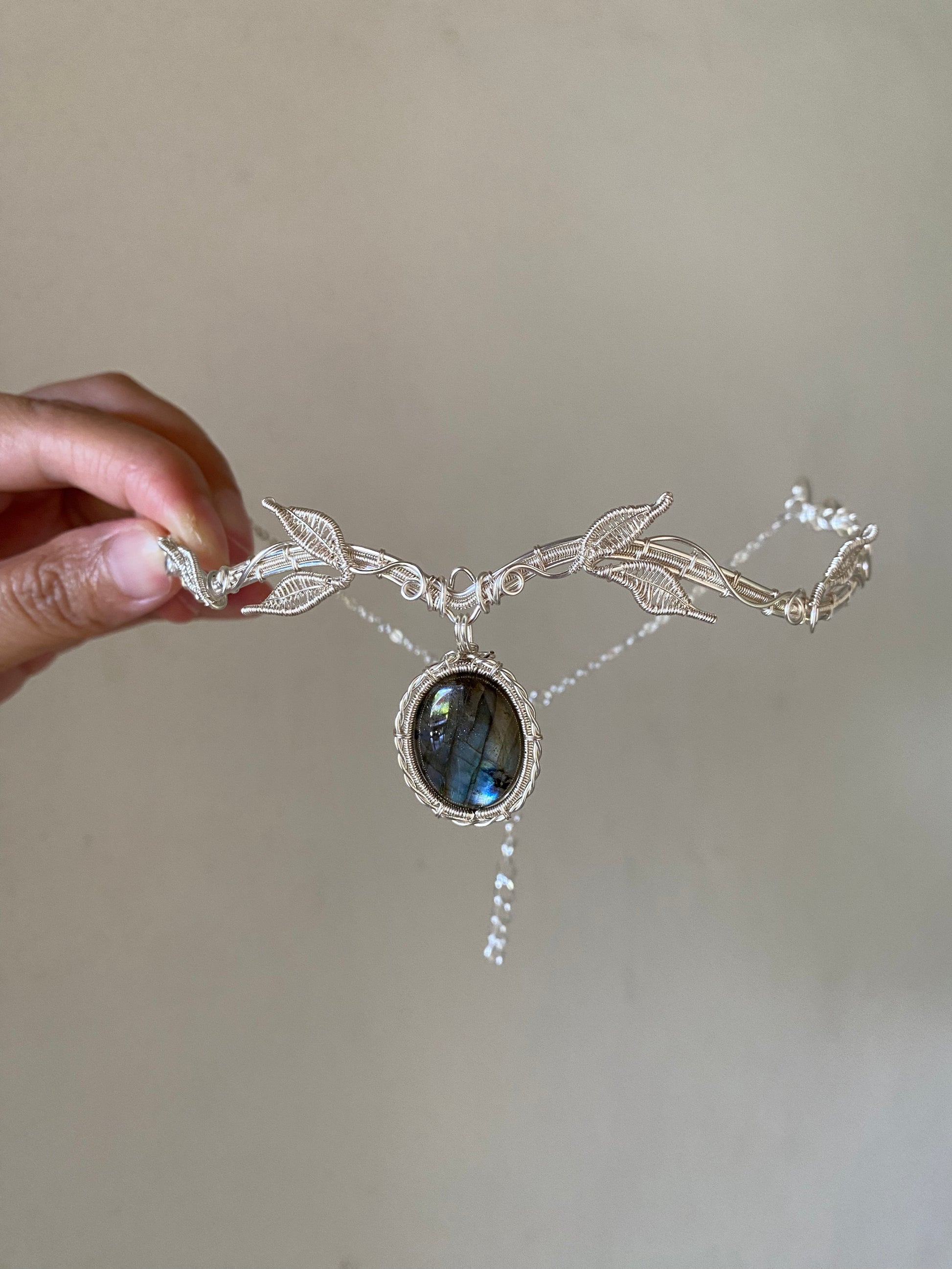 Handmade Leaves And Labradorite Choker In Silver - Wire Wrapped Jewelry